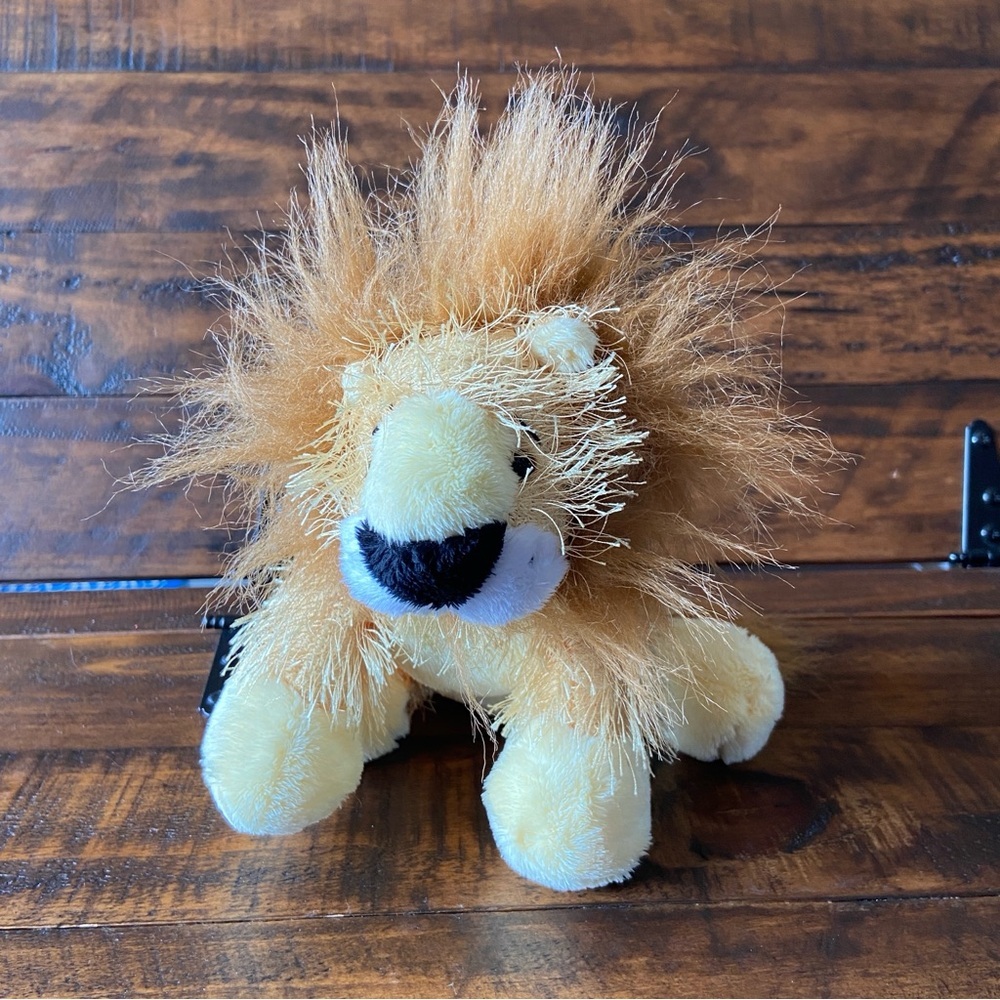 Ganz Webkinz Yellow Lion Cat African Wild Animals Plush Stuffed Safari